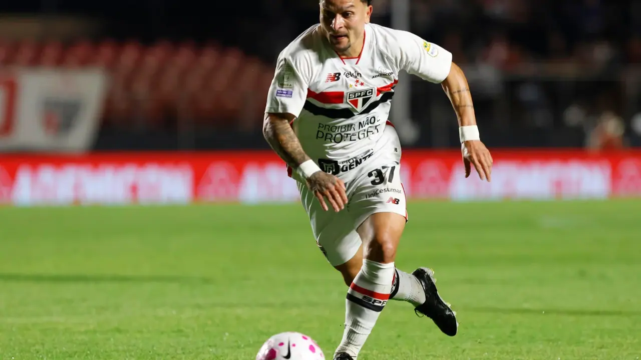 Artur em registro publicado pelo São Paulo após a vitória sobre o Vasco em 17/10/2026. Imagem anterior ao jogo em Mirassol.