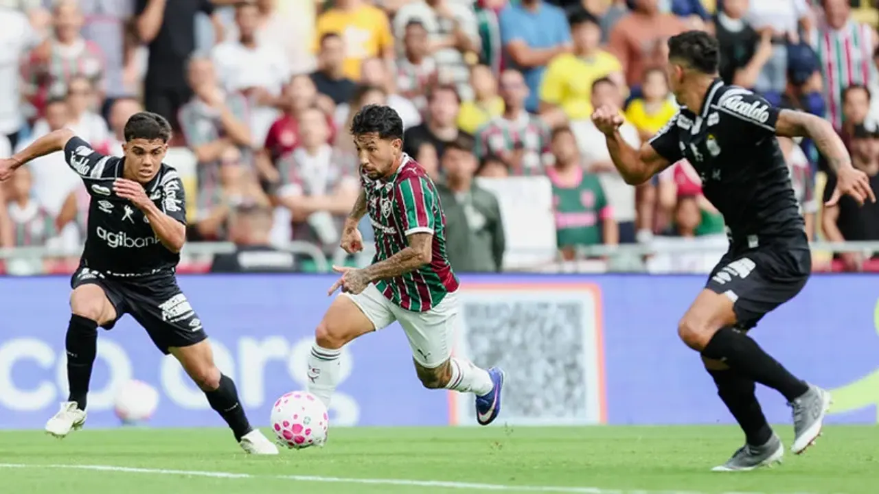 Registro da partida entre Santos e Fluminense, em 18/10/2026. Fotografia de outra rodada do Brasileirão.