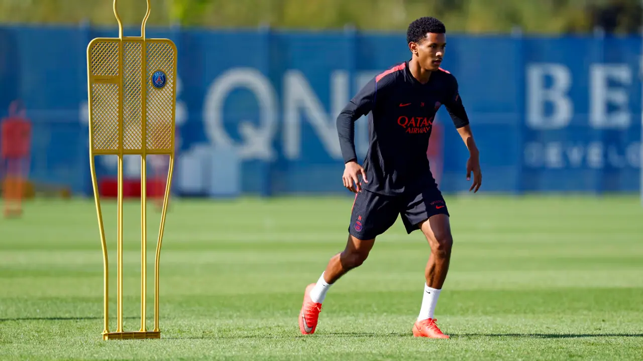 Jogador do PSG em imagem de preparação divulgada pelo clube.