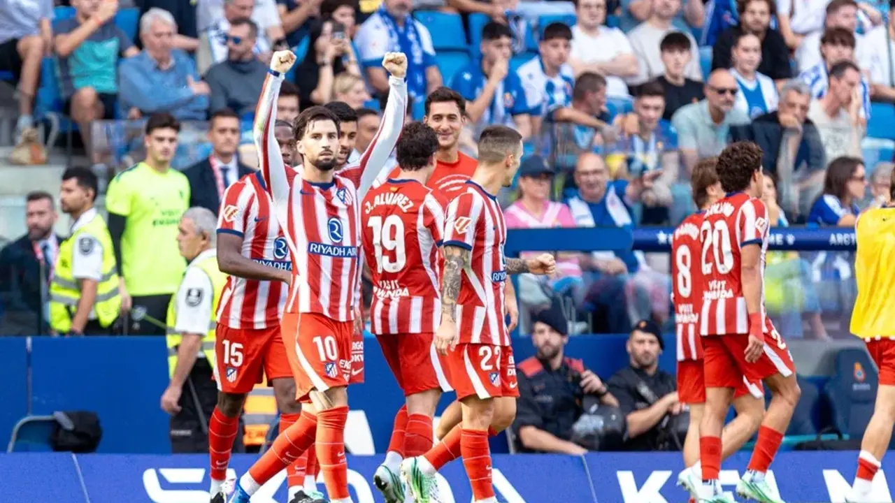 Álex Baena em Espanyol x Atlético de Madrid de 17/10/2026, na galeria oficial do clube.