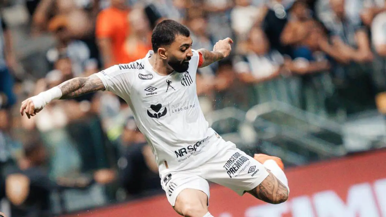 Santos em campo no confronto com o Atlético-MG