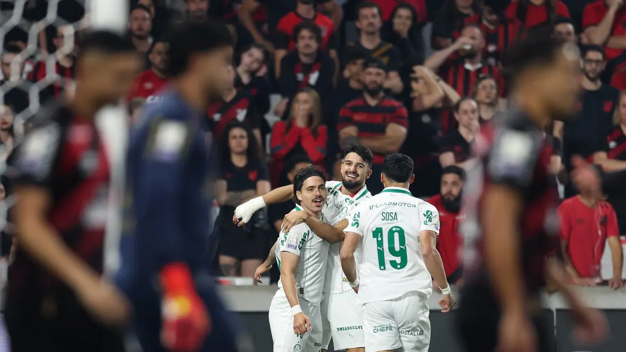 Palmeiras em imagem do confronto com o Athletico-PR em Curitiba.